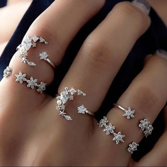 ✨Celestial Moon and Stars Midi Ring Set✨ - Picture 3 of 5